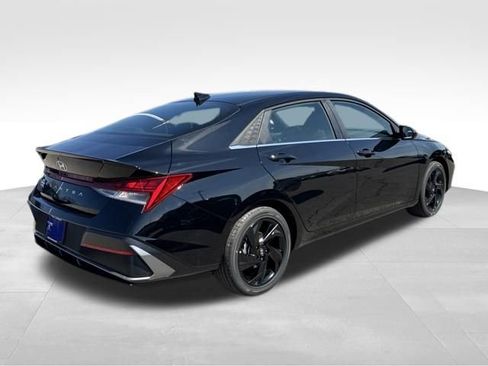 New 2026 Hyundai Elantra SEL Sport Premium FWD image 5