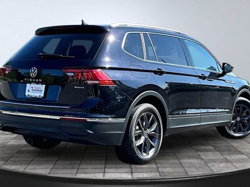 Used 2023 Volkswagen Tiguan SE w/ Panoramic Sunroof Package AWD/4WD image 5