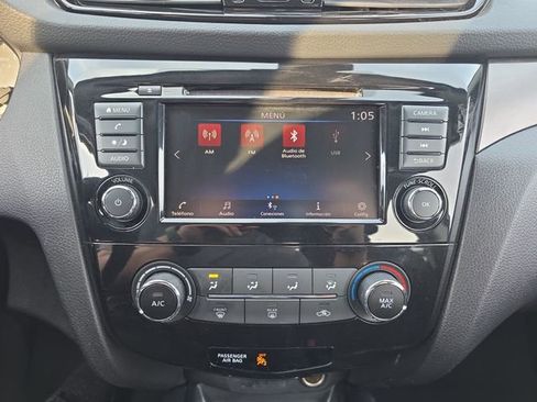 Used 2021 Nissan Rogue Sport S image 23