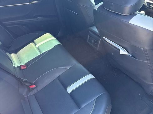 Used 2025 Toyota Camry SE w/ Convenience Package FWD image 10
