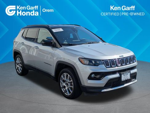 Used 2025 Jeep Compass Limited AWD/4WD image 1