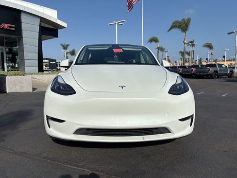 Used 2022 Tesla Model Y Long Range AWD/4WD image 2