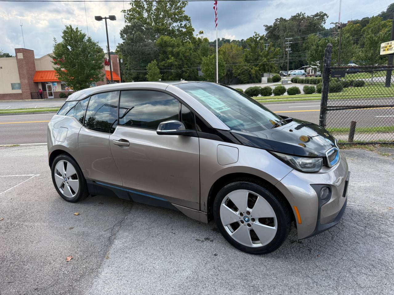 Used 2015 BMW i3 w/ Range Extender RWD image 2
