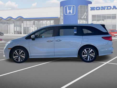 Used 2022 Honda Odyssey Touring image 5