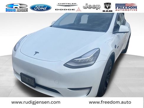 Used 2023 Tesla Model Y Long Range image 2