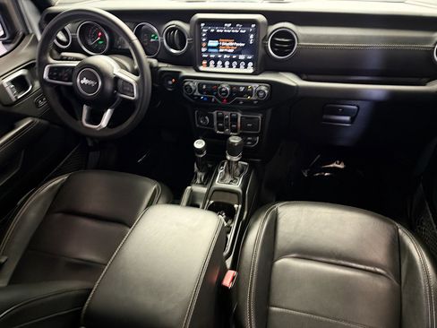 Used 2023 Jeep Wrangler Unlimited Sahara AWD/4WD image 12