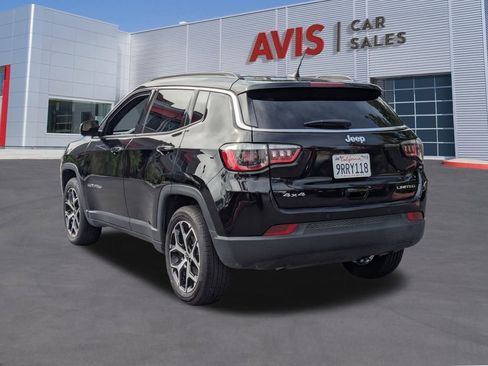 Used 2025 Jeep Compass Limited image 9