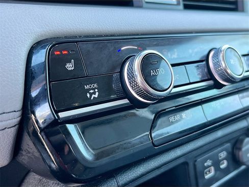 Used 2024 Honda Pilot EX-L image 19