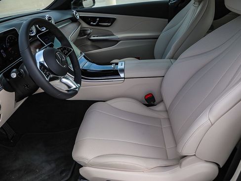 Used 2025 Mercedes-Benz CLE 300 4MATIC Coupe image 18