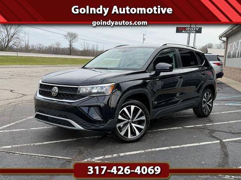 Used 2024 Volkswagen Taos SE FWD image 1