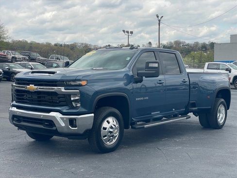 New 2026 Chevrolet Silverado 3500 LT w/ All Star Edition AWD/4WD image 3