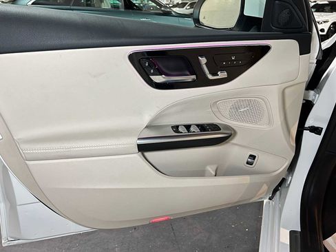 Used 2025 Mercedes-Benz C 300 4MATIC Sedan image 22