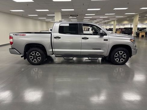 Used 2020 Toyota Tundra Limited w/ Limited Premium Package image 8