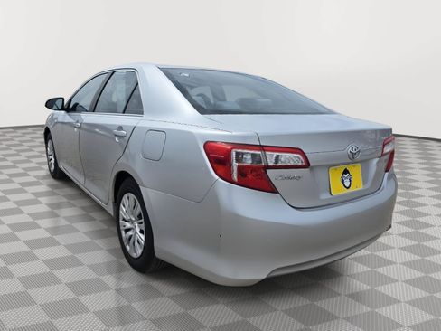 Used 2012 Toyota Camry LE FWD image 6