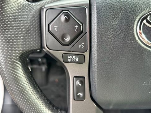 Used 2017 Toyota Tacoma TRD Off-Road image 20