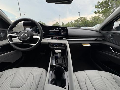 New 2026 Hyundai Elantra Limited FWD image 12