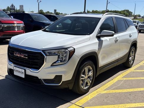 Used 2023 GMC Terrain SLE w/ Driver Convenience Package AWD/4WD image 11
