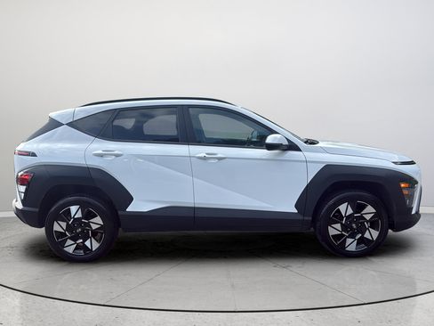 Used 2024 Hyundai Kona SEL AWD/4WD image 6