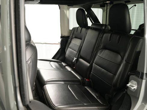 Used 2022 Jeep Wrangler Unlimited Sahara w/ Cold Weather Group AWD/4WD image 48