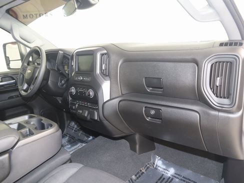 Used 2024 Chevrolet Silverado 2500 Custom w/ Custom Convenience Package image 30