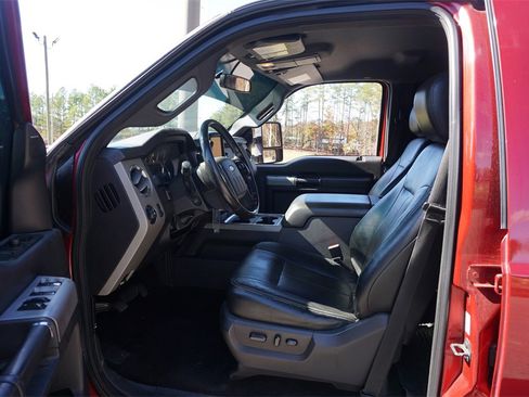 Used 2015 Ford F250 Lariat w/ Lariat Interior Package image 2