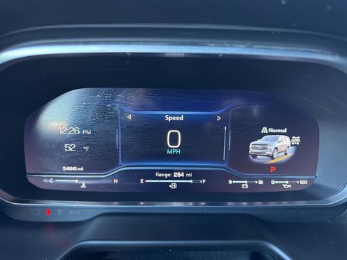 Used 2023 Chevrolet Suburban Premier image 34