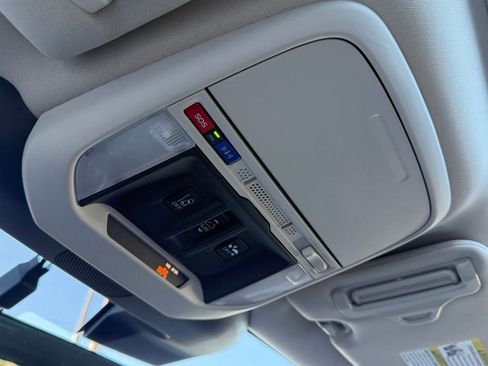 Used 2023 Subaru Forester Limited image 26