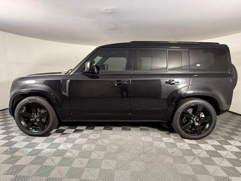 Used 2024 Land Rover Defender 110 X-Dynamic SE AWD/4WD image 3