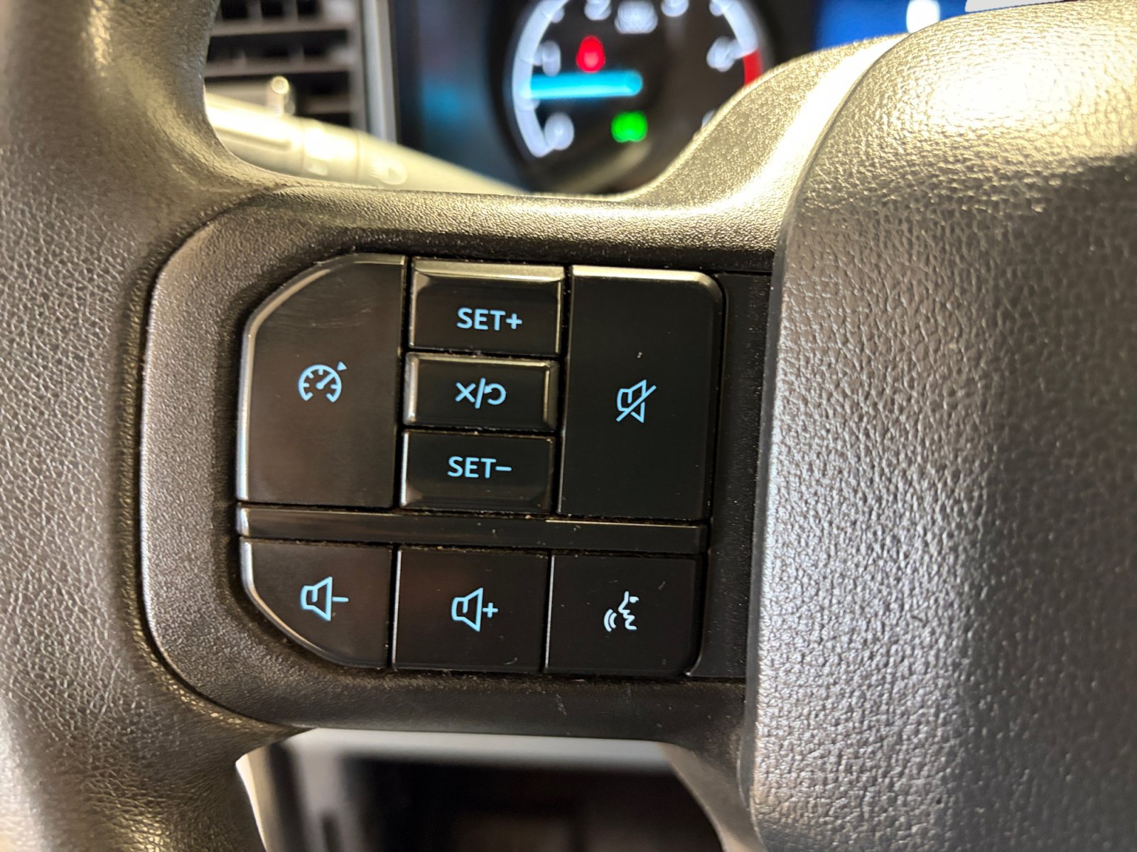 Used 2024 Ford F250 XLT w/ FX4 Off-Road Package AWD/4WD image 17