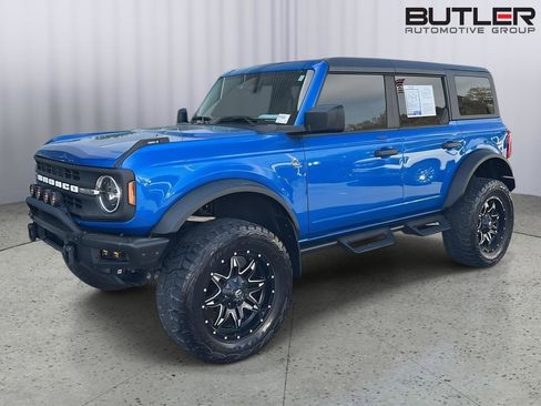 Used 2022 Ford Bronco Black Diamond w/ Sasquatch Package image 2