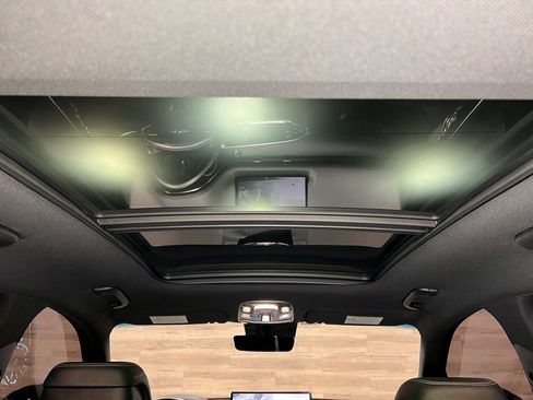 Used 2023 Genesis GV70 2.5T w/ Sport Prestige Package image 5