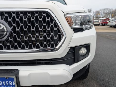 Used 2019 Toyota Tacoma TRD Sport image 10