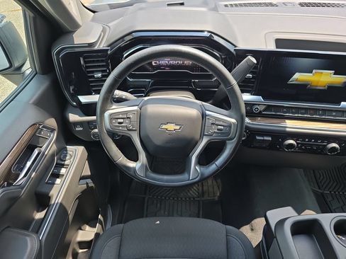 Used 2025 Chevrolet Silverado 1500 LT AWD/4WD image 14