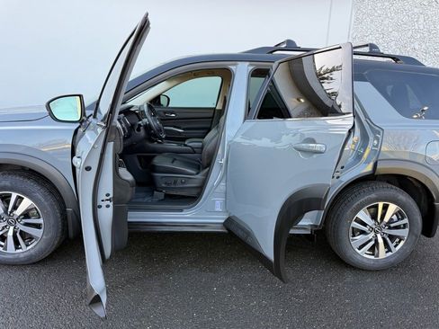 Certified 2023 Nissan Pathfinder SL image 20