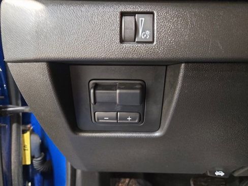 Used 2023 Chevrolet Colorado LT w/ LT Convenience Package II AWD/4WD image 26