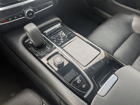 Used 2022 Volvo S60 T8 R-Design Expression w/ Protection Package Premier image 22