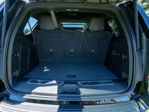 Used 2021 Chevrolet Tahoe RST w/ Luxury Package AWD/4WD image 23