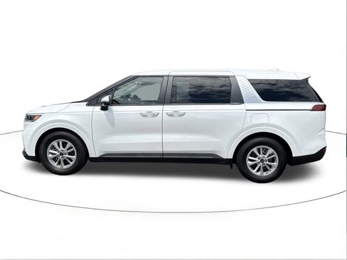 Used 2024 Kia Carnival LX FWD image 6