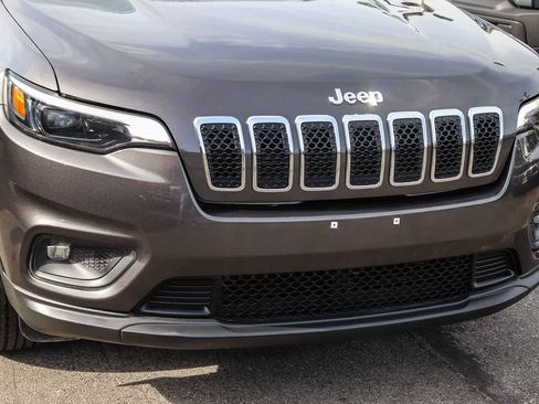 Used 2019 Jeep Cherokee Latitude Plus FWD image 9