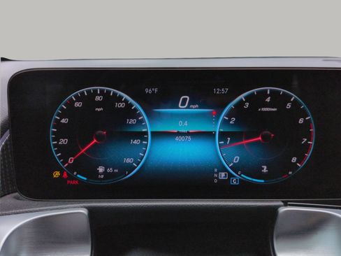 Used 2022 Mercedes-Benz GLB 250 4MATIC image 33