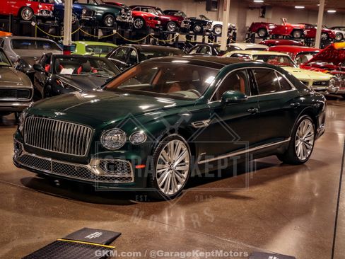 Used 2023 Bentley Flying Spur Azure AWD/4WD image 37