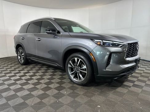 Used 2023 INFINITI QX60 Luxe image 2