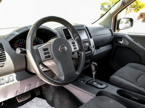 Used 2021 Nissan Frontier SV w/ Midnight Edition Floor Mats image 2