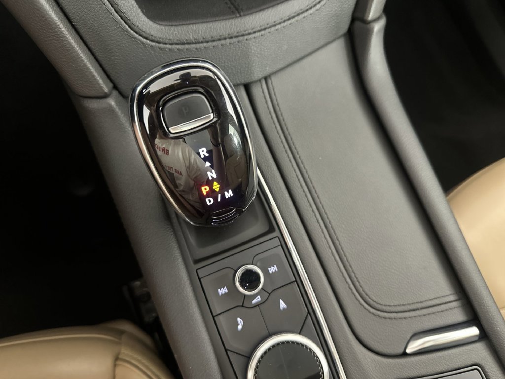 Used 2024 Cadillac XT6 Premium Luxury w/ Platinum Package AWD/4WD image 19