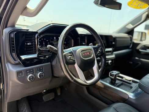 Used 2022 GMC Sierra 1500 SLT w/ SLT Premium Package AWD/4WD image 10