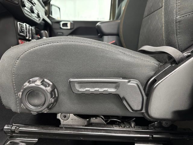 Used 2026 Jeep Gladiator Mojave AWD/4WD image 10