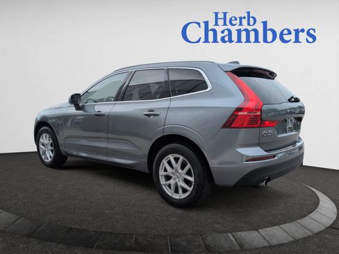 Used 2019 Volvo XC60 T5 Momentum image 3