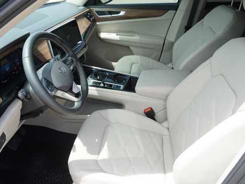 Used 2026 Volkswagen Atlas SE FWD image 19