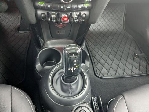 Used 2023 MINI Cooper 2-Door Hardtop image 13