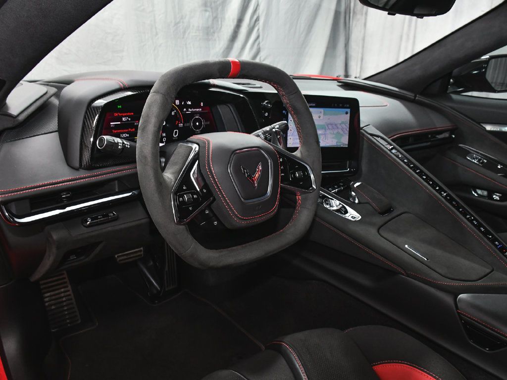 Used 2024 Chevrolet Corvette Stingray Premium Conv w/ Z51 Performance Package RWD image 21